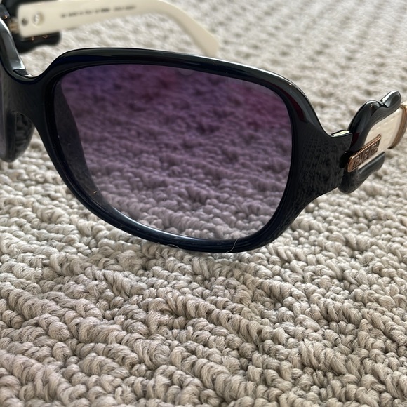 FENDI sunglasses - Picture 6 of 6